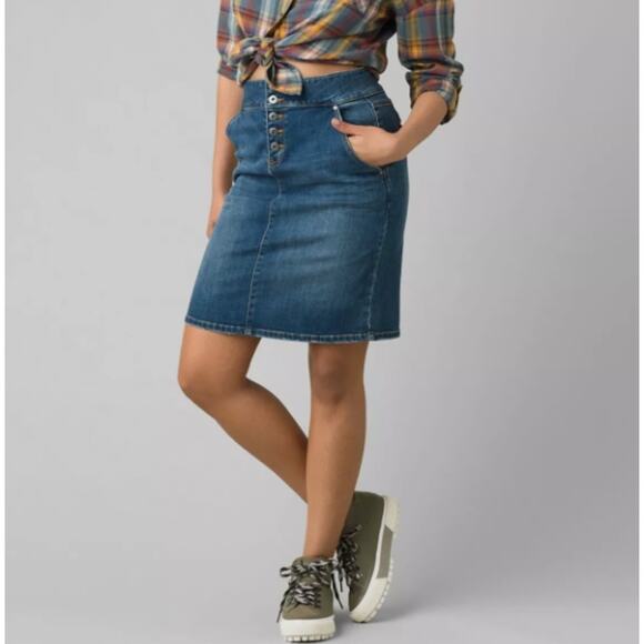 Prana Medium Wash Blue Aubrey Denim Jean Skirt Womens Size 8 Button Fly Stretch - Picture 1 of 11